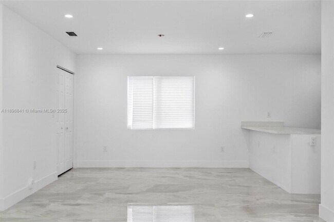 Building Photo - 2924 NW 58th St