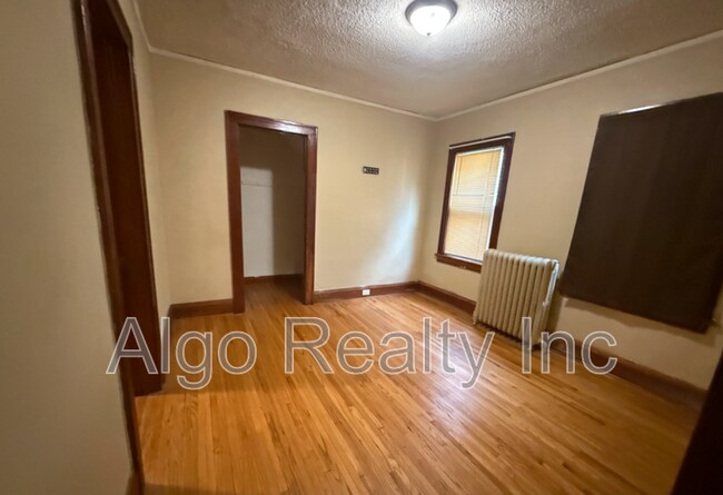 Building Photo - 2646 Dupont Ave N