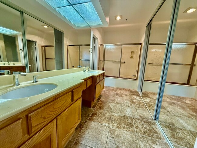Building Photo - 5875 Friars Rd