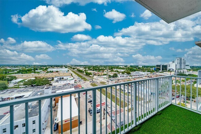 Building Photo - 140 S Dixie Hwy