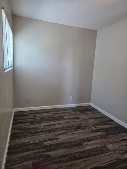 Building Photo - 25684 Spring Dr