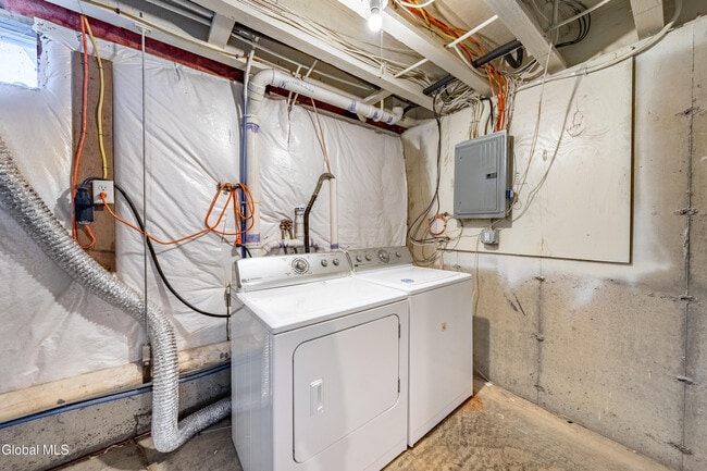 Building Photo - 1112 Western Ave