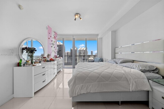 Building Photo - 92 SW 3rd St