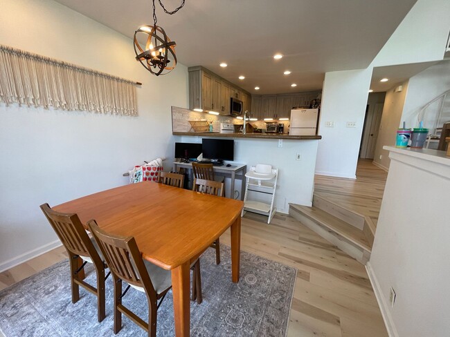 Building Photo - Two Bedroom + Loft/Two Bathroom Napili Tow...