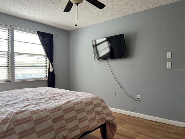 Building Photo - 5026 Water Oak Dr
