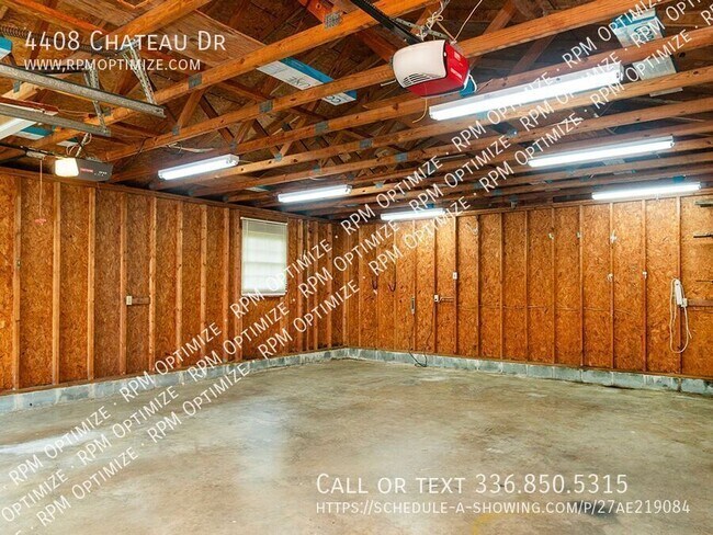 Building Photo - 4408 Chateau Dr