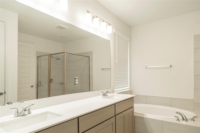 Building Photo - 31410 Golden Cliffs Ln