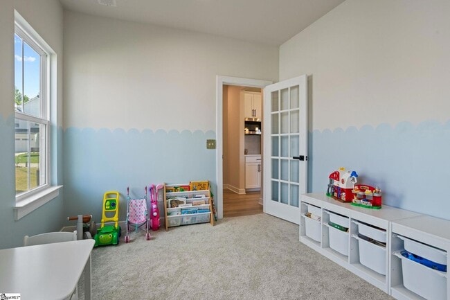 Building Photo - 680 Lady Fern Dr