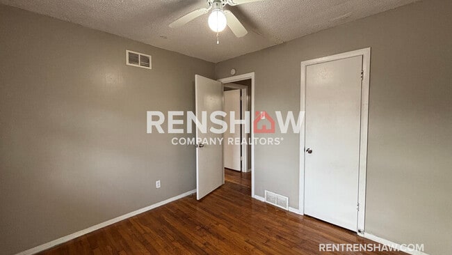 Building Photo - 4694 McCrory Ave