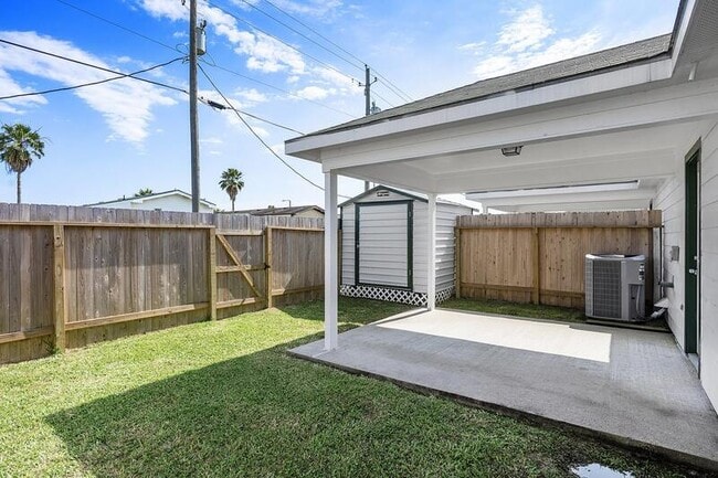 Building Photo - 5138 Caicos Calle