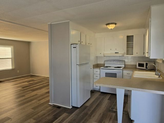 Building Photo - 206 50th Avenue Plaza W