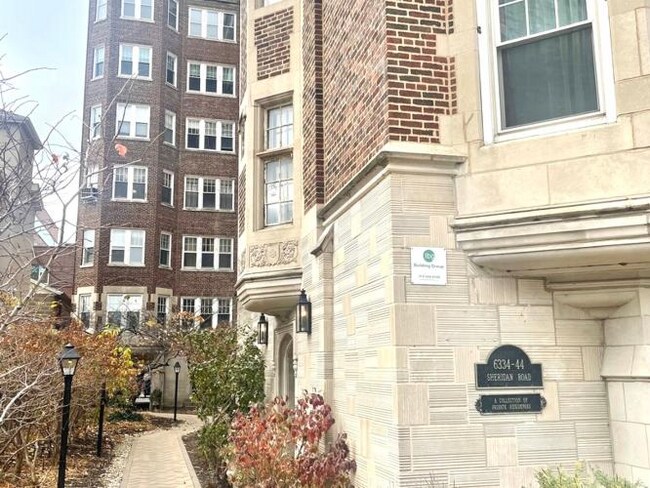 Building Photo - 6334 N Sheridan Rd