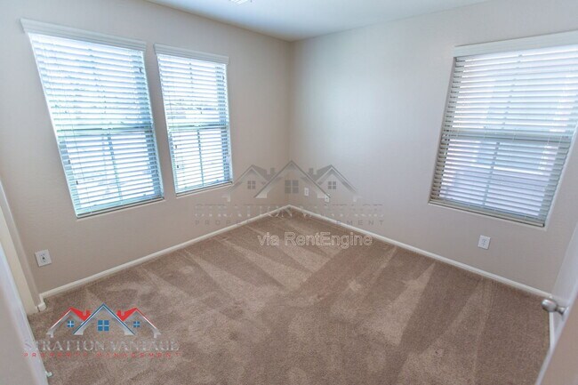 Building Photo - 2218 N 77th Dr