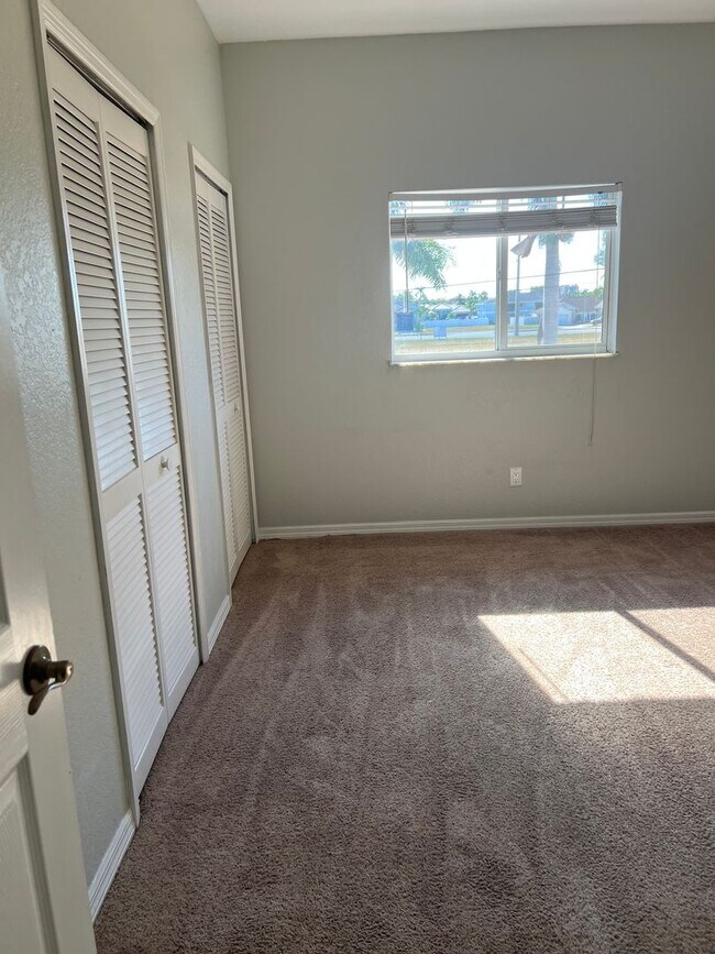 Building Photo - Villa Congress