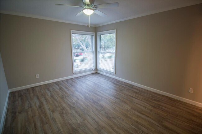 Building Photo - 2300 Augusta Dr