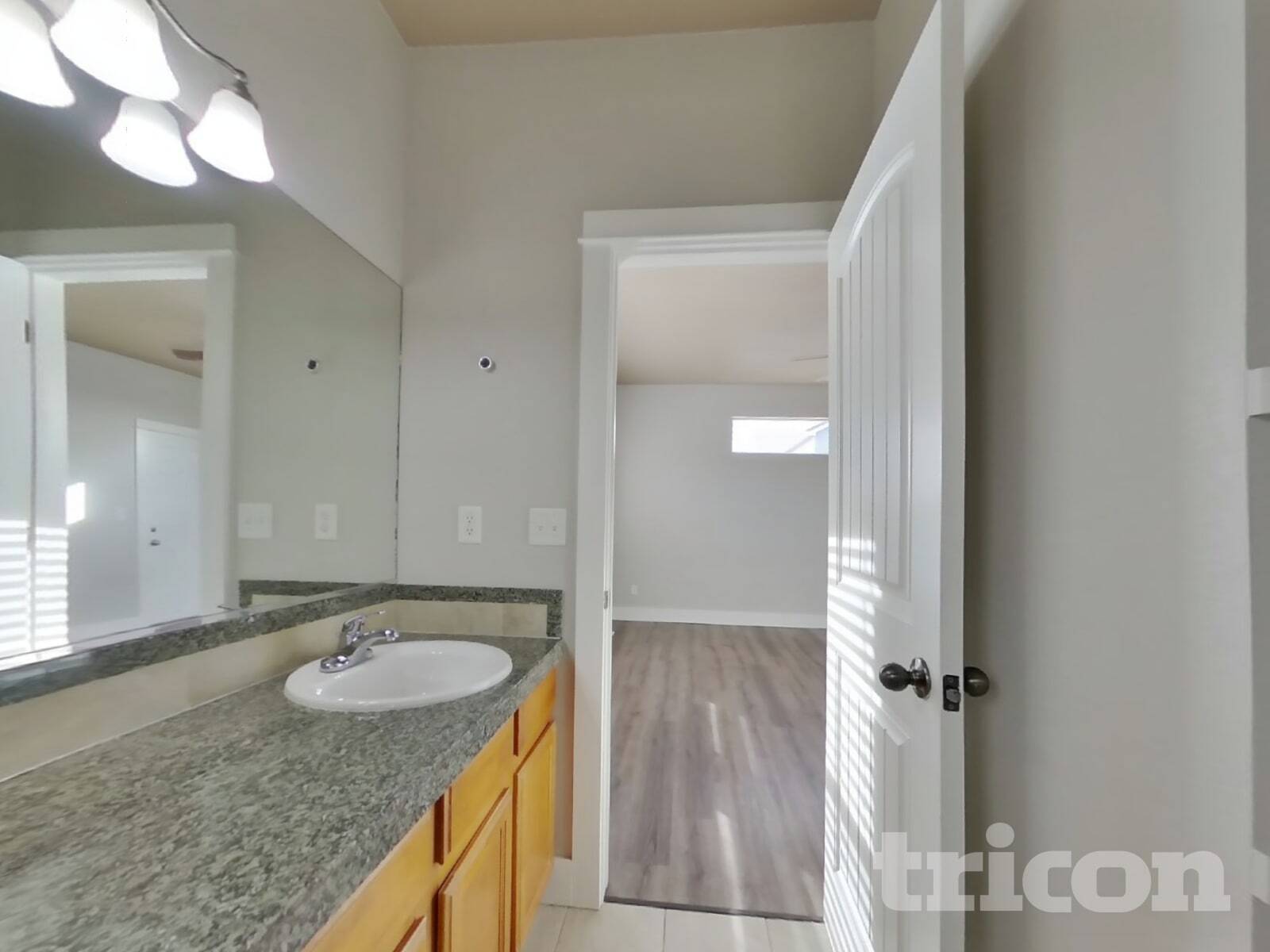 Building Photo - 1910 Mahogany Way