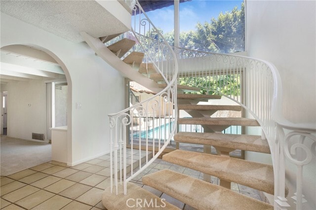 Building Photo - 1731 La Loma Dr