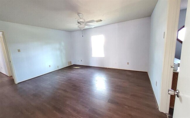 Building Photo - 1126 Melford Ave