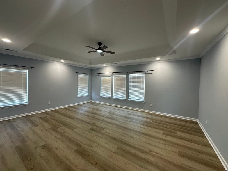 Building Photo - 517 Cardamon Ct