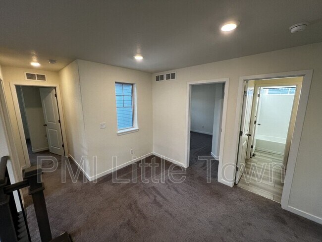 Building Photo - 9270 Inca Dove Cir