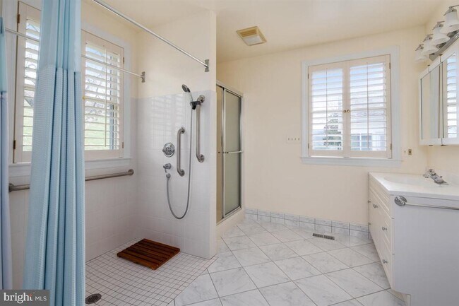 Building Photo - 15321 FALLS