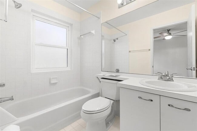 Building Photo - 846 Glades Ct