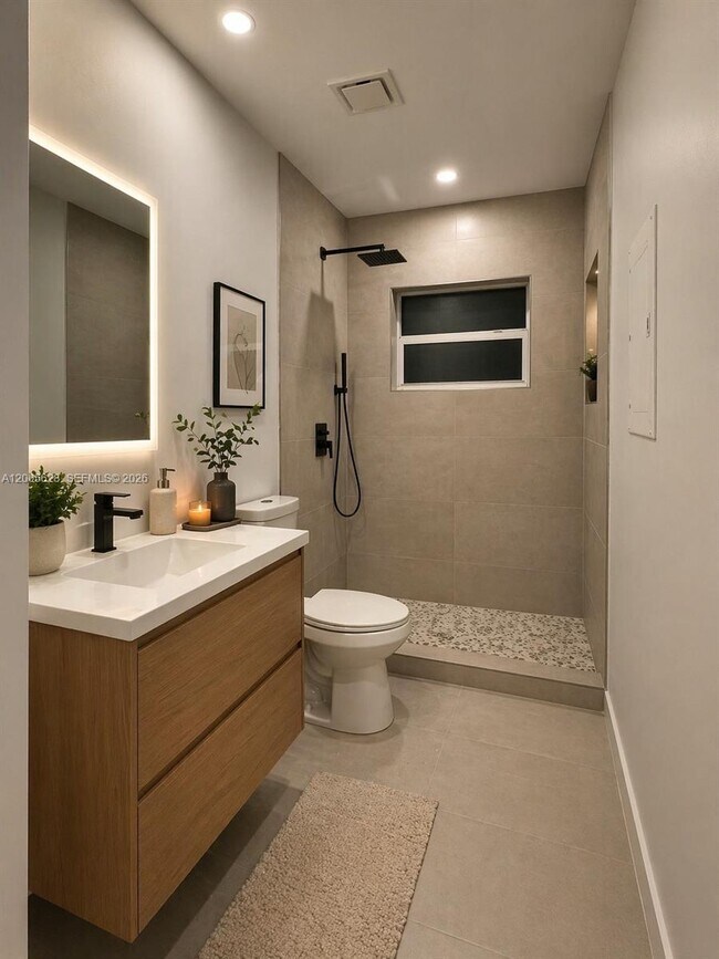 Building Photo - 532 SW 16th Ave