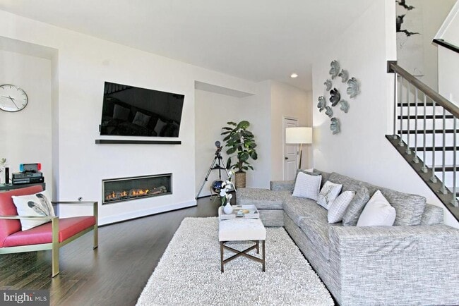 Building Photo - 23109 Cottonwillow Sq
