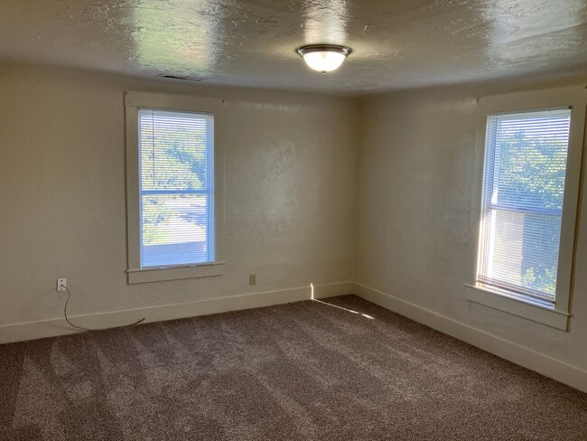 Building Photo - 2701 Finney Rd