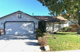 Building Photo - Great Single Family Home In Quiet Neighbor...