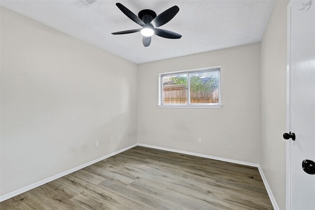 Building Photo - 9611 Camrose Ct