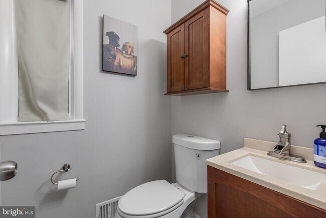 Building Photo - 6006 Rivanna Dr