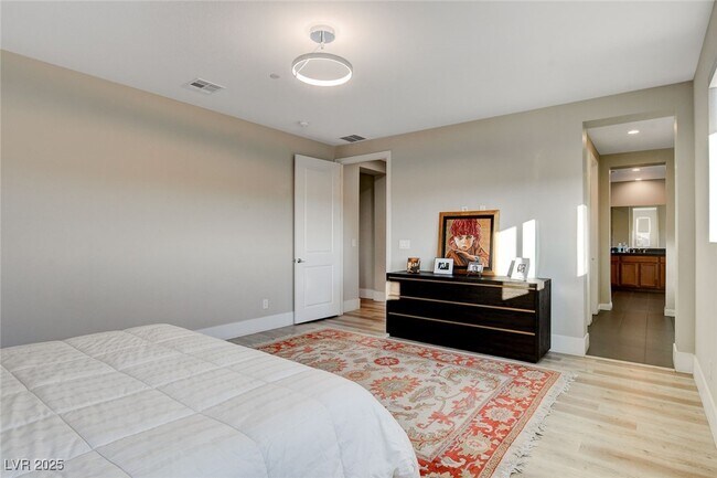 Building Photo - 2567 Speyburn Ave