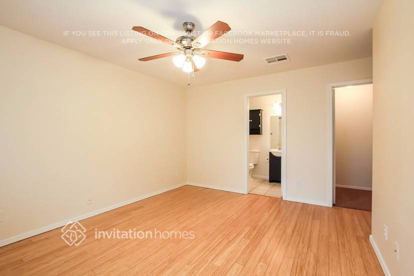 Building Photo - 14850 W Caribbean Ln