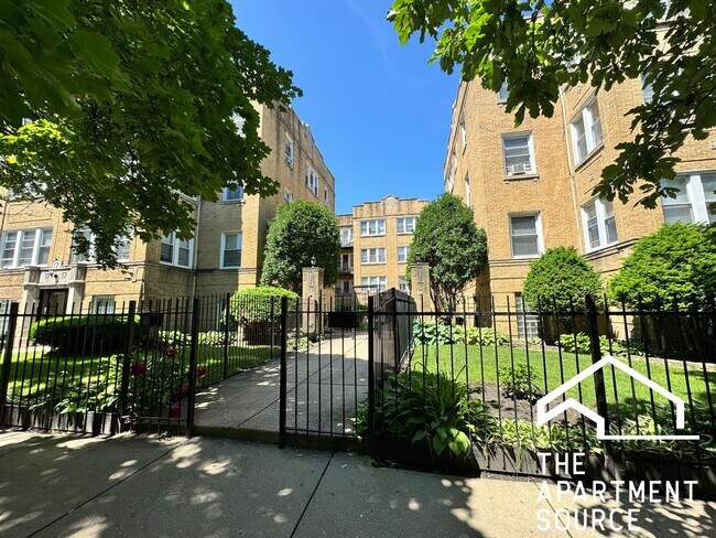 Building Photo - 4902 N St Louis Ave