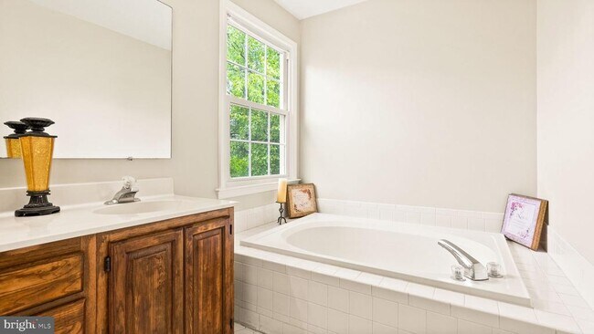 Building Photo - 12810 Mill Meadow Ct
