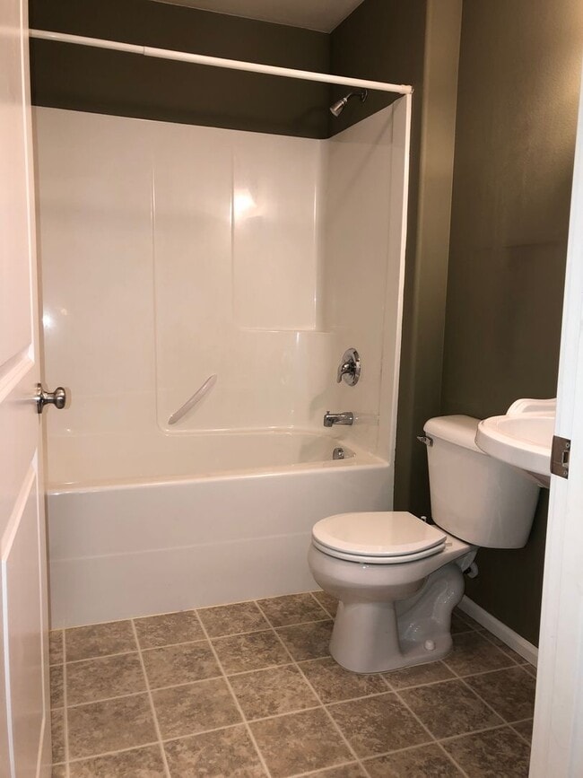 Building Photo - 3 Bed, 2 Bath Dallas Home!