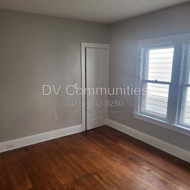 Building Photo - 1637 Eddington Rd