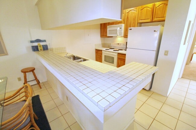 Building Photo - GRAND CHAMPIONS CONDO 2 bed/2bath Furnished -$3700-1 Year Minimum Term