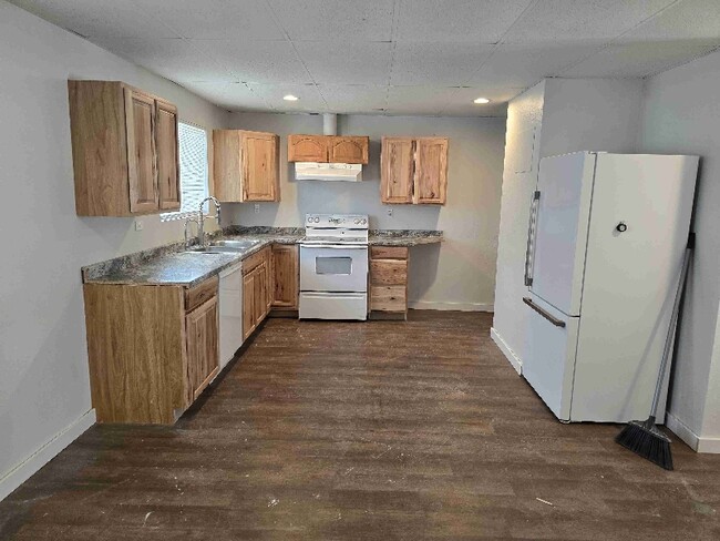 Building Photo - 673 Whittle Ln