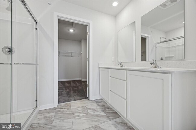 Building Photo - 24 Painters Wy