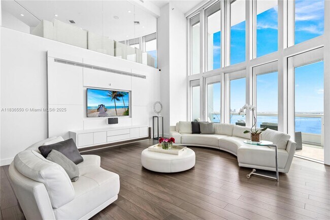 Building Photo - 1643 Brickell Ave