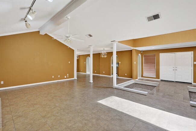 Building Photo - 6030 Gallant Forest Dr