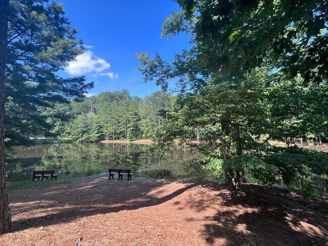 Building Photo - 1712 Hillside Bend Crossing