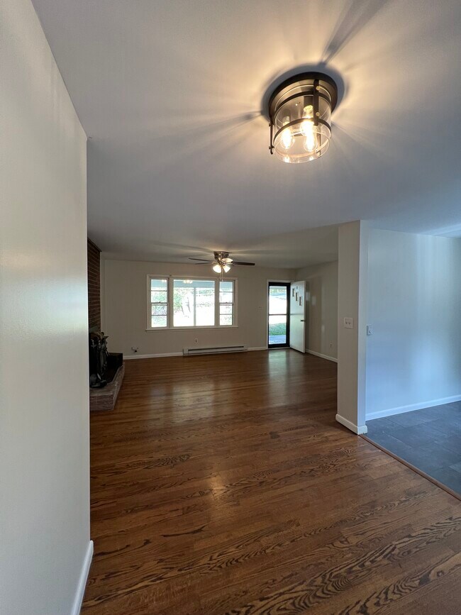 Building Photo - Pine Hill Apartments