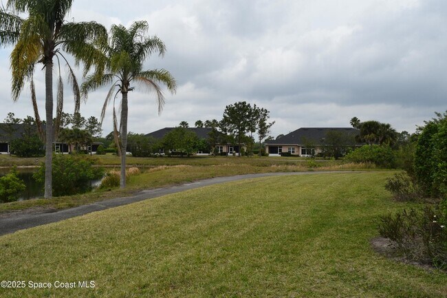 Building Photo - 620 Remington Green Dr SE