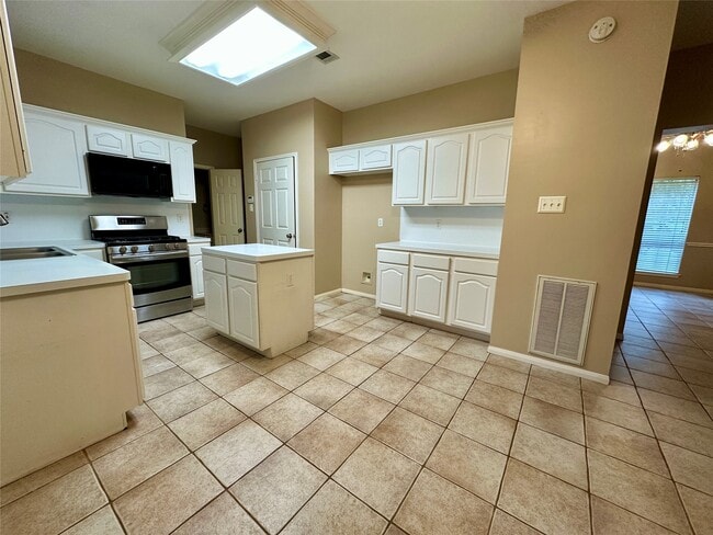 Building Photo - 24835 Baywick Dr
