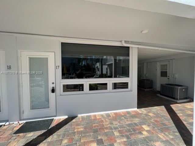 Building Photo - 4228 N Ocean Dr