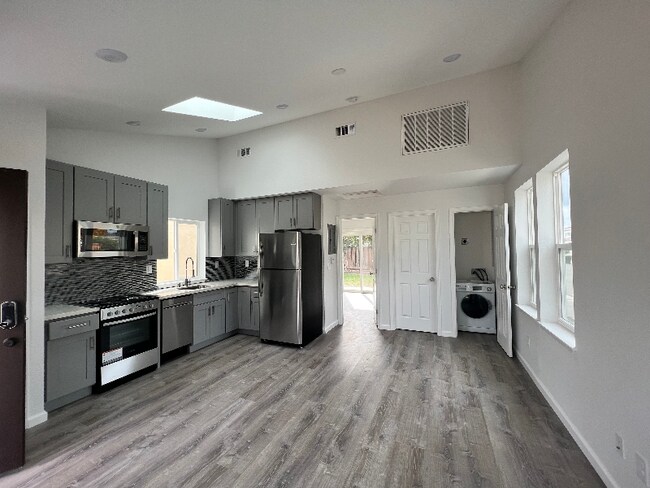 Building Photo - 3620 Dunsmuir Cir