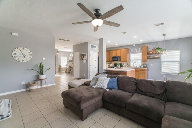 Building Photo - 2823 Sage Bluff Ave